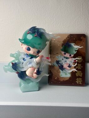 Dimoo World “Chasing The Clouds” Figurine